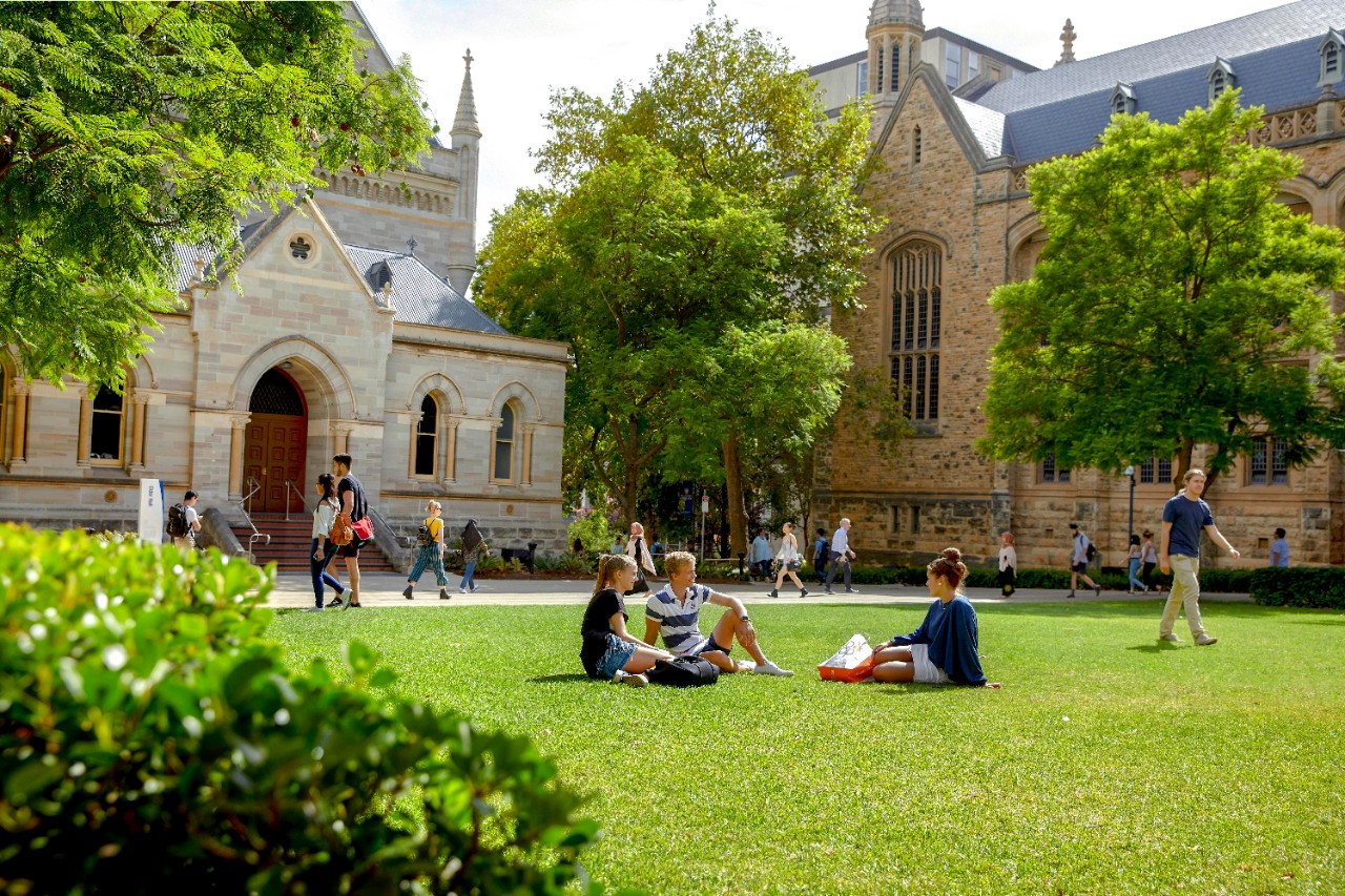 Goodman Crescent. Taken during Orientation Week.
Edited image. Original: 23680_UoA.jpg